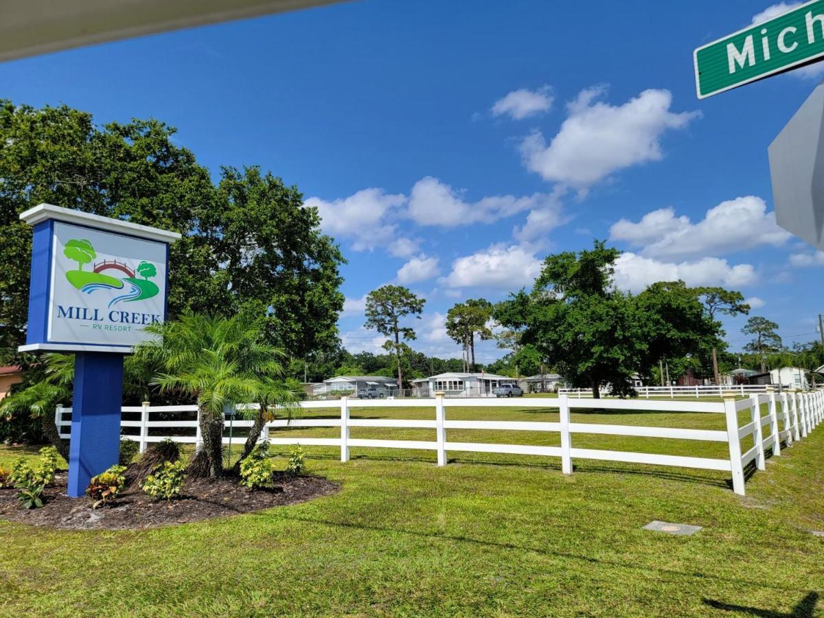 Cozy Tiny Home Near Disney World & Orlando Parks! Kissimmee Exterior photo